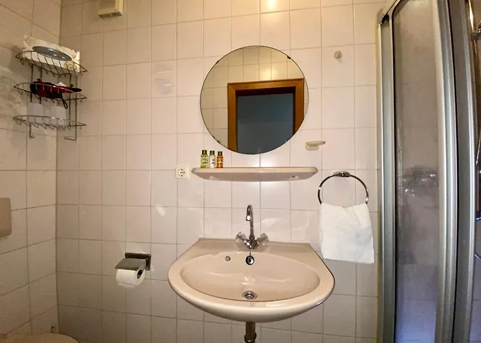 Gasthof Winzerhaus Im Oberdorf - U - Auch Kombinierbar Erden